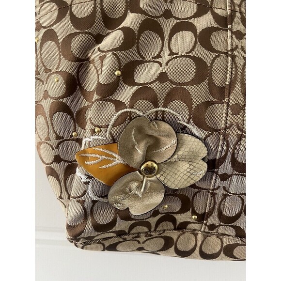 🆕 Vintage Coach Brown and Gold Signature Shoulder Bag with Floral Accents. - Picture 4 of 16